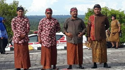 Among Mitro Natuna Sita Perhatian Peserta Upacara Hari Sumpah Pemuda ke 91