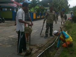 Babinsa Sedanau Ajak Warga Binaannya Goro Bersih Lingkungan