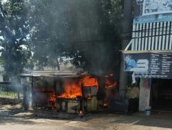 Warung Sarinem Dilalap Si Jago Merah