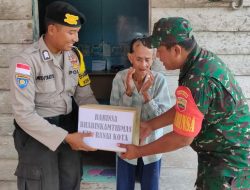 Peringati Hari Ibu, Anggota TNI-POLRI Perbatasan Lakukan Ini Kepada Wanita Jompo