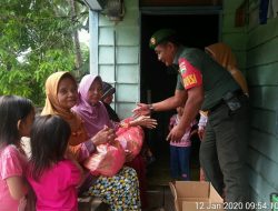 Babinsa Binjai Santuni Belasan Janda dan Lansia Diwilayah Binaannya