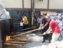 Balai Karantina Pertanian Tanjungpinang Musnahkan Barang Tegahan Makanan Olahan