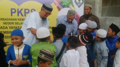 SDIT Ranai Natuna Terima Zakat dari PKPS Malaysia