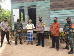 Jelang Ramadhan, TNI-POLRI di Perbatasan Gelar Baksos Penanggulangan Covid-19