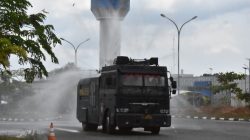 Pemerintah Kota Tanjungpinang Bersama TNIPolri Semprot Disinfektan Skala Kota di Fasum (4)