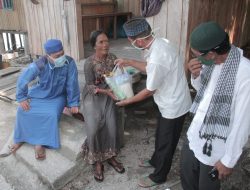 Sambut Ramadhan, Wabup Lingga Salurkan Zakat dari BAZ