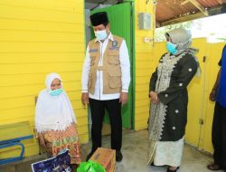 150 Paket Sembako Bagi Penerima CSR Perbankan Diserahkan Untuk Warga Kelurahan Penyengat