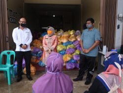 Rahma Serahkan Sembako Gratis Tahap 2 di Sungai Jang dan Tanjung Ayun Sakti