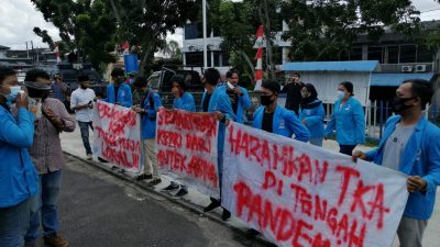 Puluhan Mahasiswa Unjuk Rasa di Kantor Disnaker Bintan