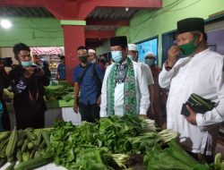 Tiba di Anambas Isdianto Bagikan Sejumlah Bahan Pokok ke Masyarakat