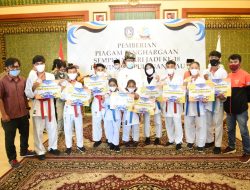 Juara di Rusia Open, 9 Atlet Karate Kepri Dapat Penghargaan dari Gubernur