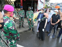 Kembali Meninjau Pasar, Rahma dan FKPD Bagikan Masker dan Beri Imbauan