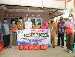 PT. Cosmic Serahkan Paket Sembako untuk Warga RT. 3 Kampung Melayu