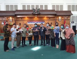 Cake Milad Ade Angga Berhiaskan Tulisan Wawako, Weni: Sebagai Teman Mendoakan