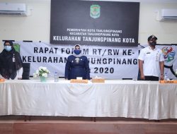 Rapat forum RT dan RW Kelurahan Tanjungpinang Kota, Rahma : “Terimakasih kepada RT dan RW yang menjadi ujung tombak Pemerintah”