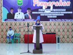 Pemko Serahkan Bantuan Peralatan Pendidikan ke Satuan Pendidikan
