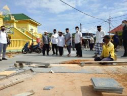 Gubernur Isdianto Tinjau Pengerjaan Penataan Jalan di Pulau Penyengat