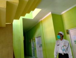 Belum Difungsikan, Tangga Ruang Inap RSUD Encik Maryam Rusak