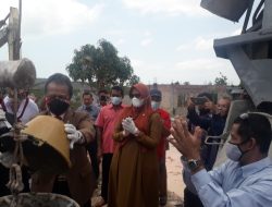 Ketua DPRD Kepri Lakukan Peletakan Batu Pertama Gereja Ressort HKBP Nommensen Kota Piring