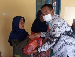 PGRI Kecamatan Lingga Utara Berbagi Sembako