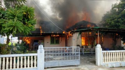 Dua Unit Rumah di Jalan Sambu Terbakar