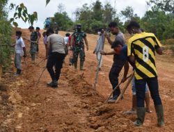 Tetap Kompak, Satgas TMMD ke-111 Kodim 0315/Bintan Kebut Pembuatan Parit Jalan