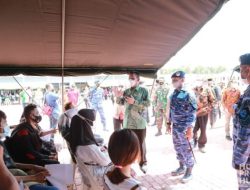 Gubernur Tinjau Vaksinasi di Lanud Hang Nadim