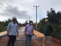 Proyek Jalan Kontraktor PT. Mega Cipta Abadi Dihentikan Sementara