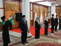 Gubernur Ansar Lantik Enam Pejabat Eselon II di Lingkup Pemprov Kepri