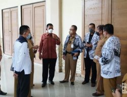 Pemprov Akan Siapkan Hibah Rp3,5 Miliar Untuk Rehab Gedung Guru di Senggarang