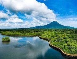 Wan Aris Ajak Masyarakat Natuna Ramaikan Wisata Mangrove di Pering