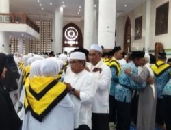 Bupati dan Wabup Natuna Lepas Calon Jemaah Haji 2022