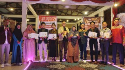 Mimi Tulina Irawan Juara 1 Liga Dangdut Tanjungpinang di Kedai Kopi Uncle Muthu