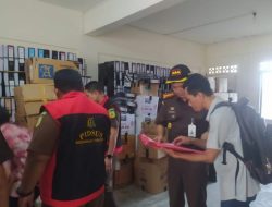 Kajari Pimpin Penggeledahan Gudang DPKAD Tanjungpinang Soal Kasus Dugaan Korupsi