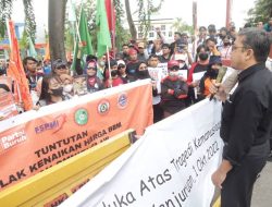 Wakil Ketua II DPRD Kepri Raden Hari Tjahyono Fasilitasi Tuntutan Buruh yang Berdemo di Graha Kepri