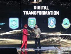 Lagi, Gubernur Ansar Ahmad Terima Anugerah Indonesia Award INews 2022
