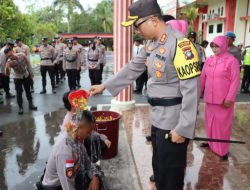Tradisi Penyambutan Bintara Remaja, Polres Natuna Laksanakan Upacara Dan Penyiraman Air Bunga