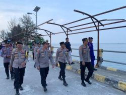 Pastikan Arus Mudik Lancar dan Aman, Kapolres Natuna Tinjau Pelayanan di Pelabuhan Penagi