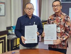 BRK Syariah Kepri Serahkan CSR Penerangan Jalan ke Pemda Natuna