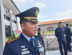 Puncak Hari Bakti TNI, Danlanud Bagikan Sembako Kepada Purna Bakti TNI AU