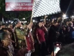 Pesta Kembang Api Hiasi Pelepasan Peserta Pawai Obor oleh Mendagri