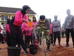 Bersama Forkopimda, Polres Natuna Tanam Pohon Polri Lestarikan Negeri