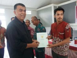 Bupati Natuna Bagikan 325 Sertifikat Tanah kepada Masyarakat Subi