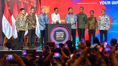 Jokowi Dorong Masa Depan Otomotif Indonesia di IIMS 2024