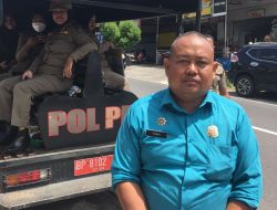 Satpol PP Tanjungpinang Tertibkan 300 APK Caleg