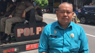 Satpol PP Tanjungpinang Tertibkan 300 APK Caleg