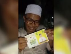 Video Viral: Warga Terima Amplop Bergambar Ketua Golkar Kepri Akhmad Maruf