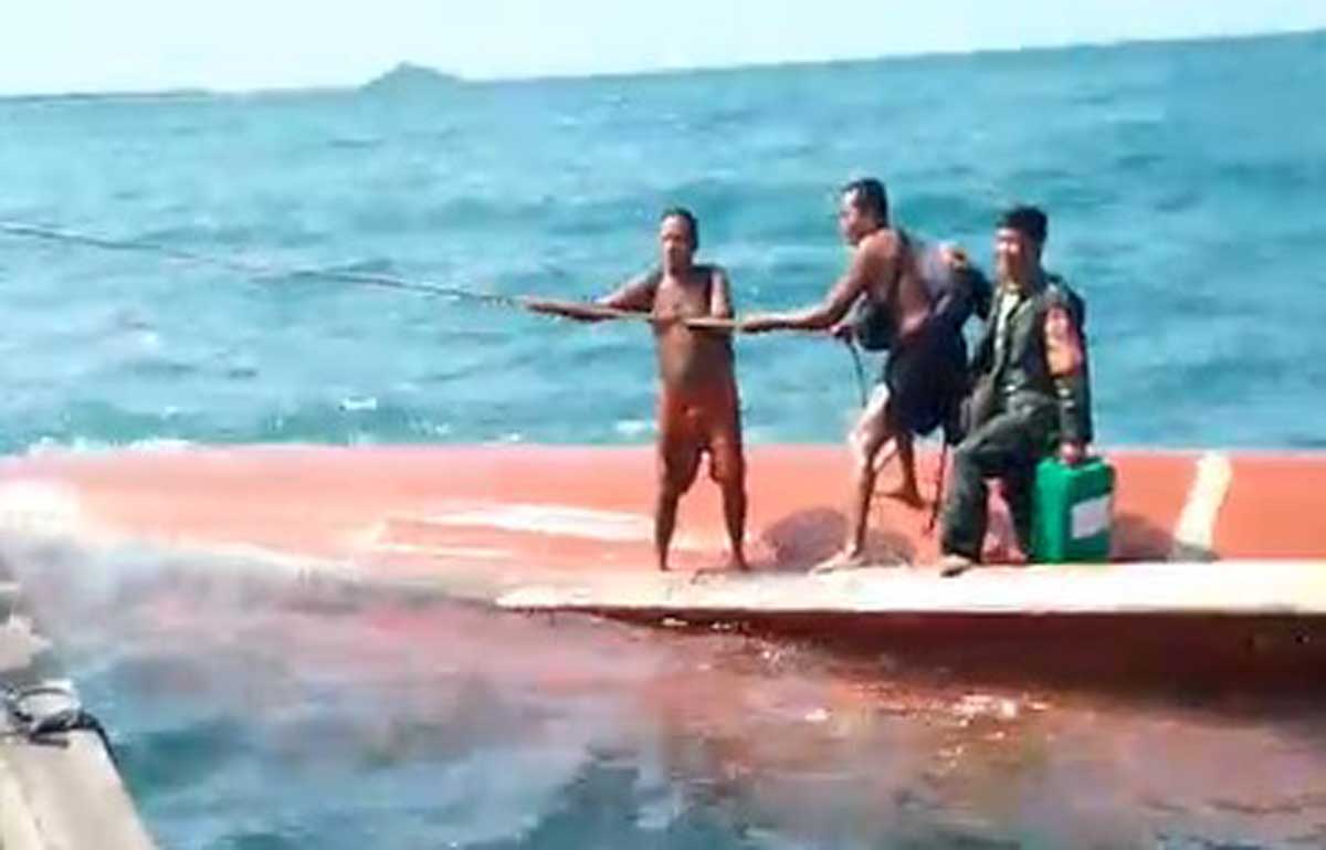 Kapal Ikan Tenggelam di Perairan Lingga, 3 Orang Selamat