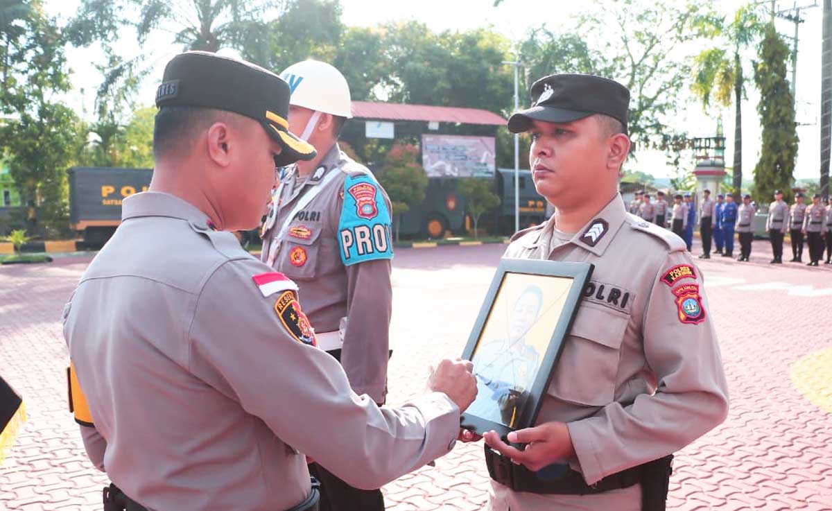 Pecat Oknum Polisi Desersi, Kapolres Karimun: Ini Harus jadi yang Terakhir