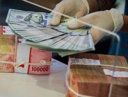 Perang Bekecamuk di Timur Tengah, Rupiah Diproyeksi Ambruk ke Rp 17.000 per Dolar AS